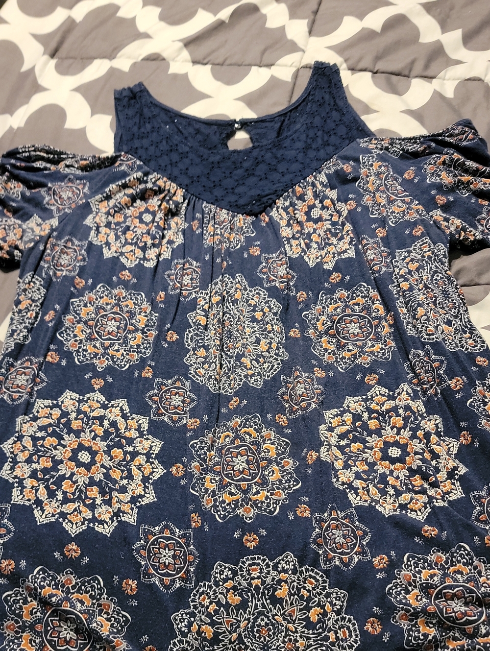 Torrid Size 1 Navy Medallion Cold-Shoulder Tunic Top Plus Size Soft And Stretchy